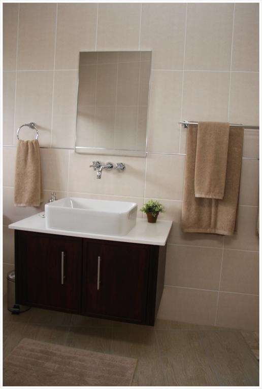 Be At Home Guesthouse Клерксдорп Стая снимка
