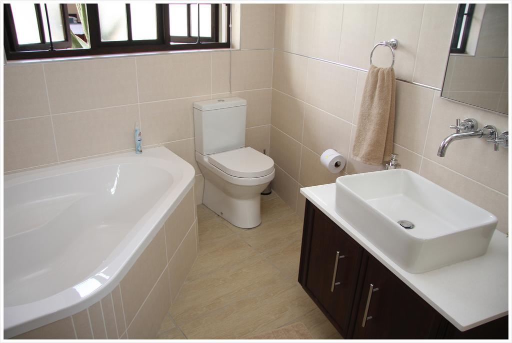 Be At Home Guesthouse Клерксдорп Стая снимка