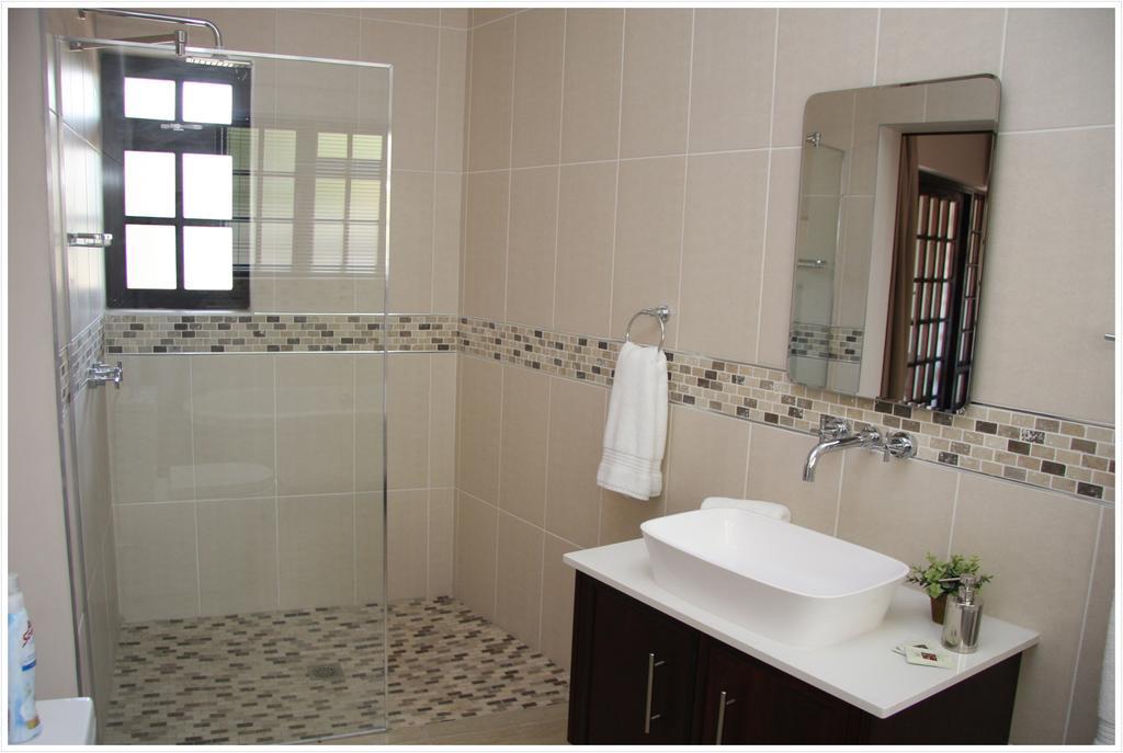 Be At Home Guesthouse Клерксдорп Стая снимка